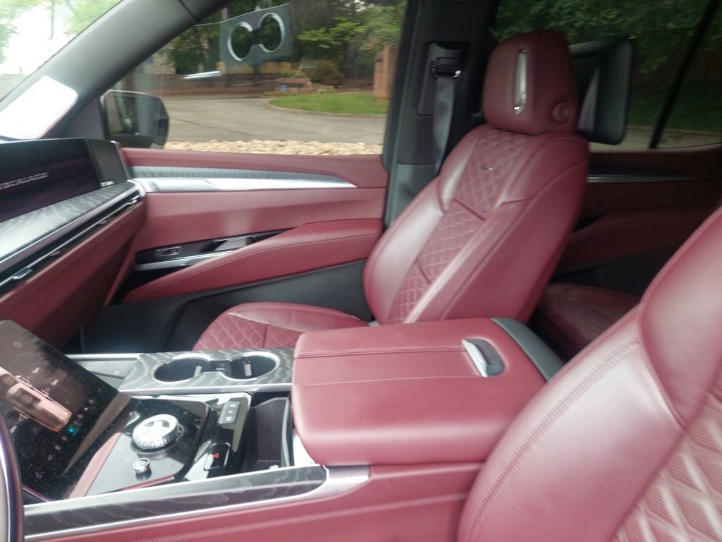 2025 Cadillac Escalade Sport