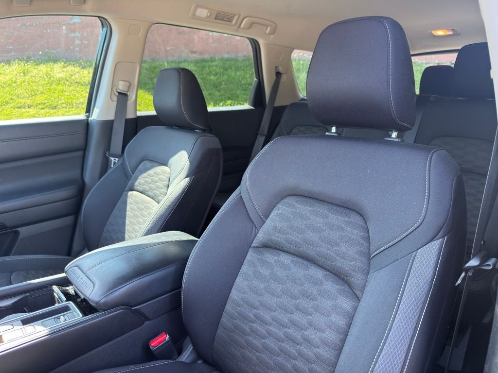 2023 Nissan Pathfinder SV