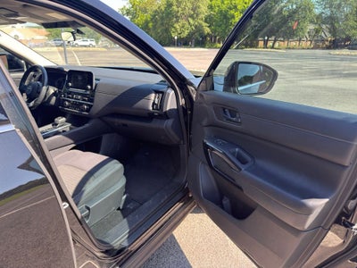 2023 Nissan Pathfinder SV