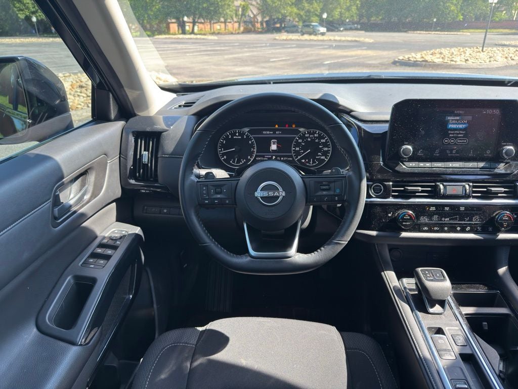 2023 Nissan Pathfinder SV