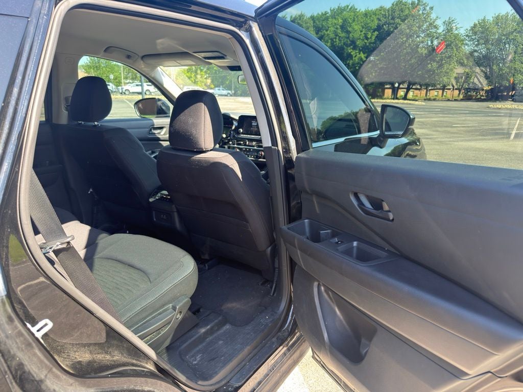 2023 Nissan Pathfinder SV