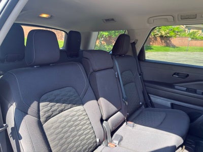 2023 Nissan Pathfinder SV