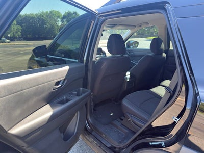 2023 Nissan Pathfinder SV