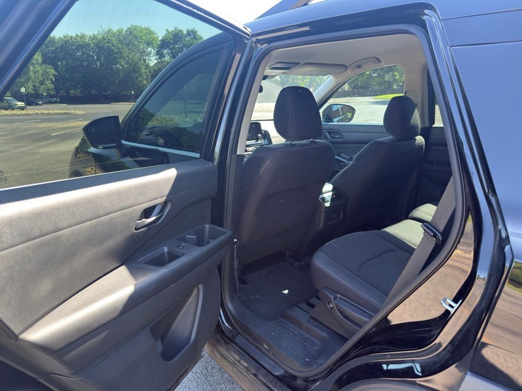 2023 Nissan Pathfinder SV