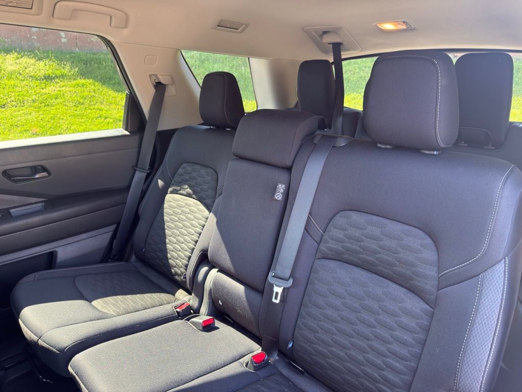 2023 Nissan Pathfinder SV