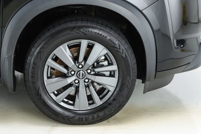 2023 Nissan Pathfinder SV