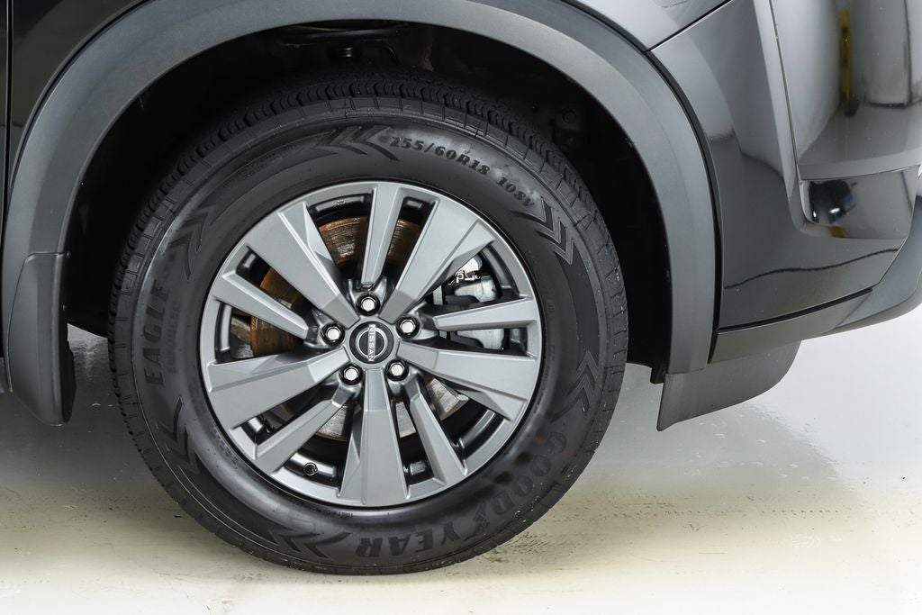 2023 Nissan Pathfinder SV