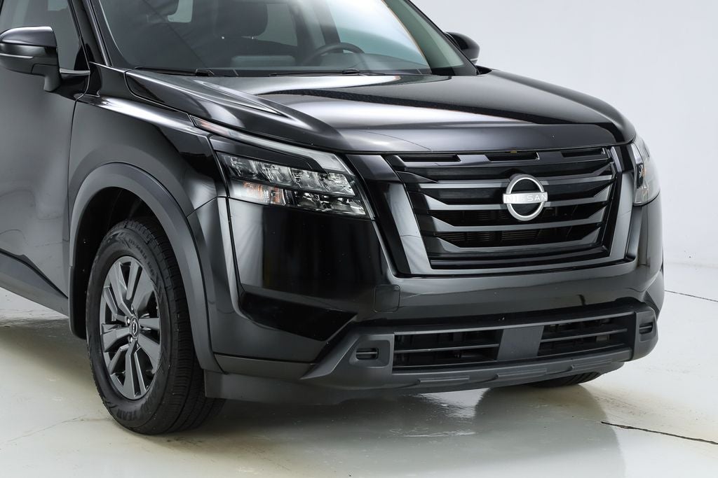 2023 Nissan Pathfinder SV