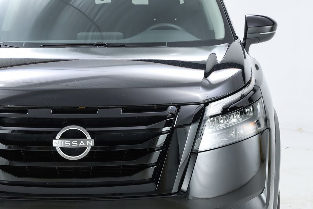 2023 Nissan Pathfinder SV