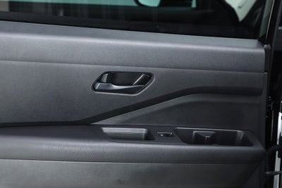 2023 Nissan Pathfinder SV
