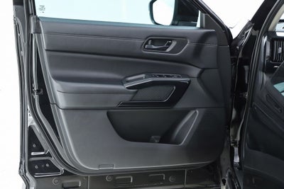 2023 Nissan Pathfinder SV