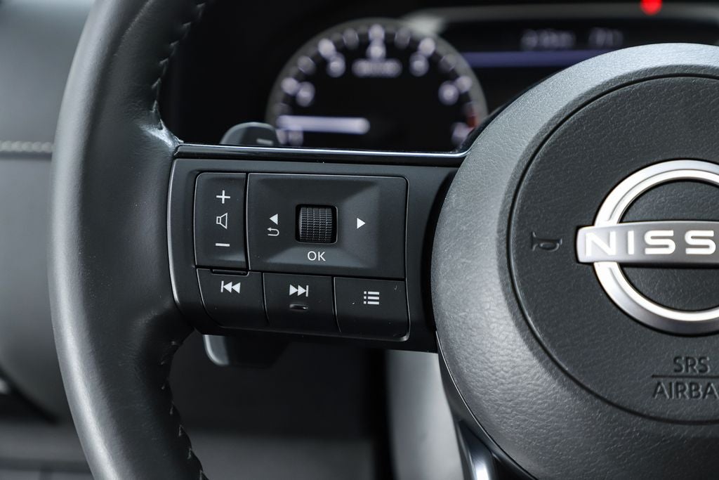 2023 Nissan Pathfinder SV