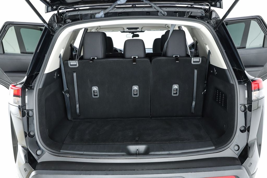 2023 Nissan Pathfinder SV