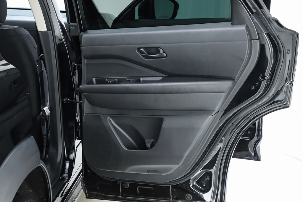 2023 Nissan Pathfinder SV