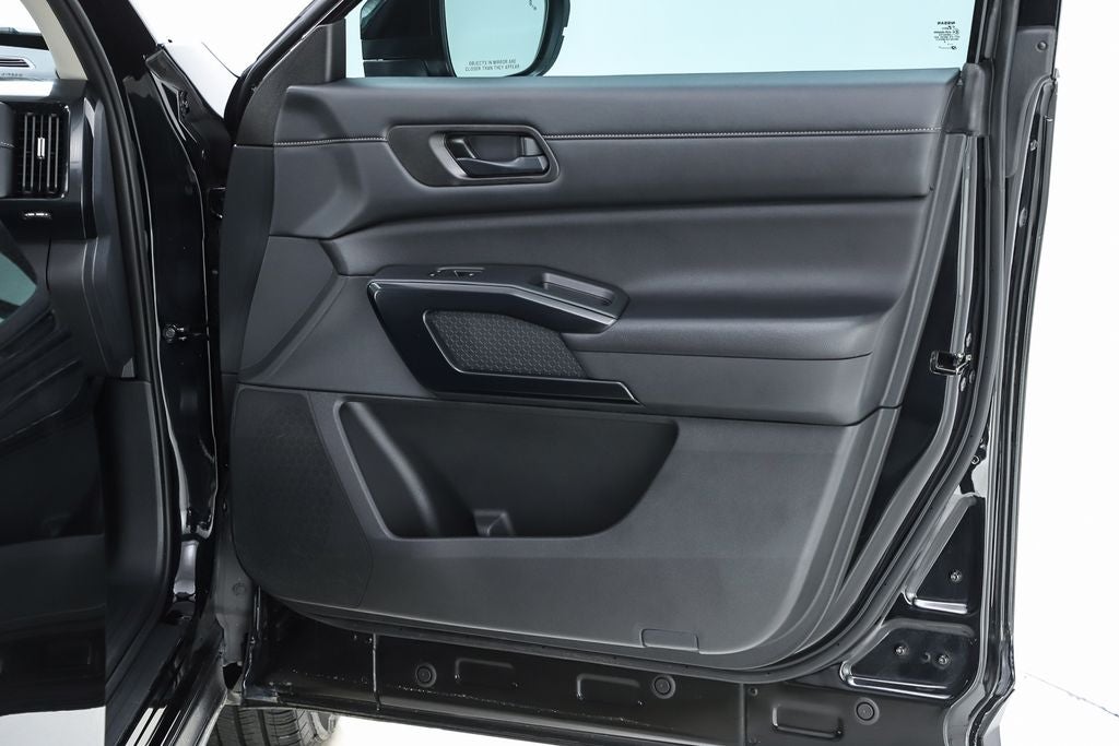 2023 Nissan Pathfinder SV