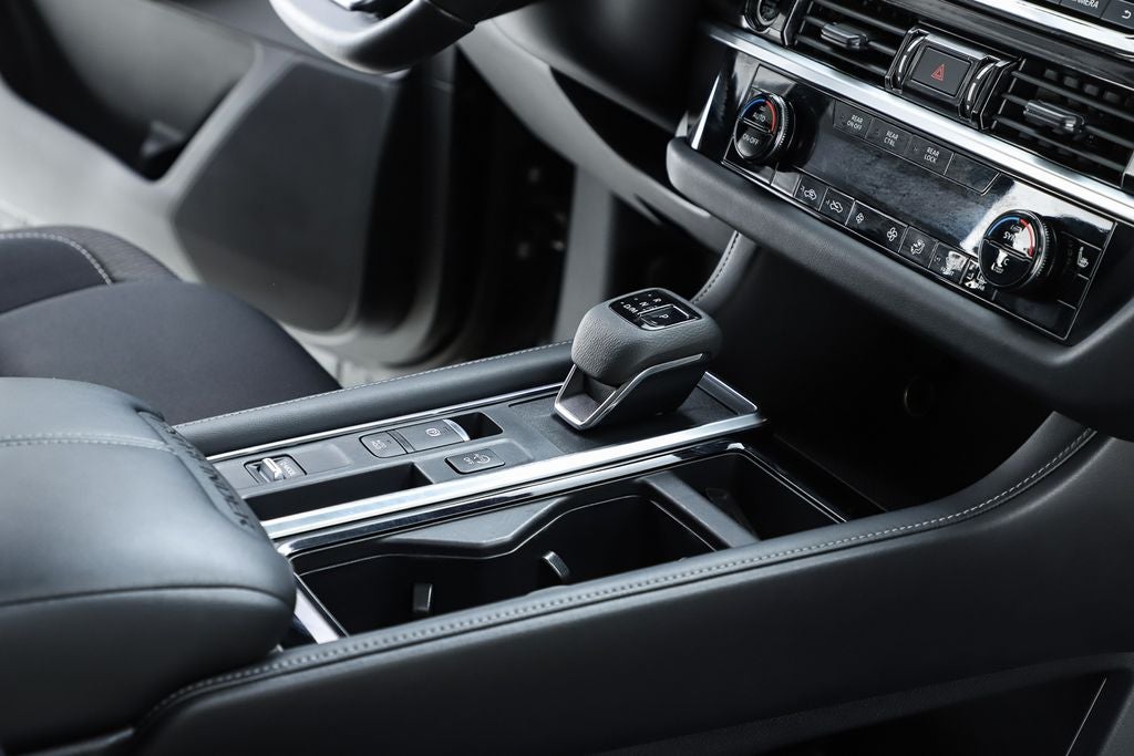 2023 Nissan Pathfinder SV
