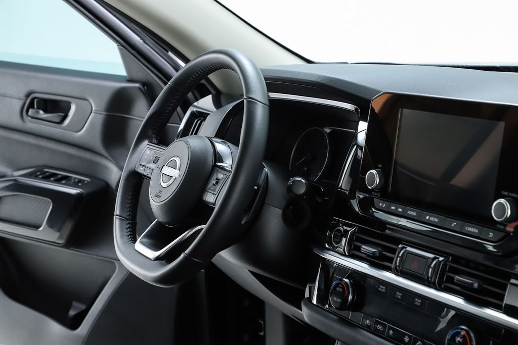 2023 Nissan Pathfinder SV