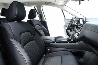 2023 Nissan Pathfinder SV