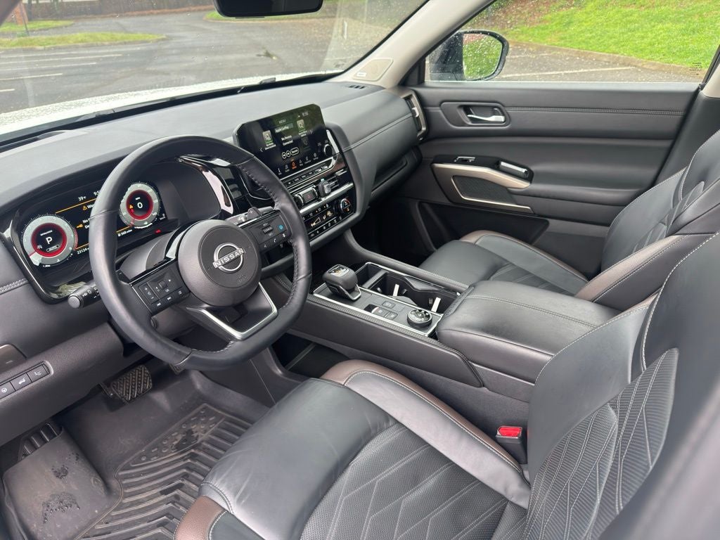 2024 Nissan Pathfinder Platinum