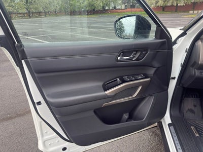 2024 Nissan Pathfinder Platinum