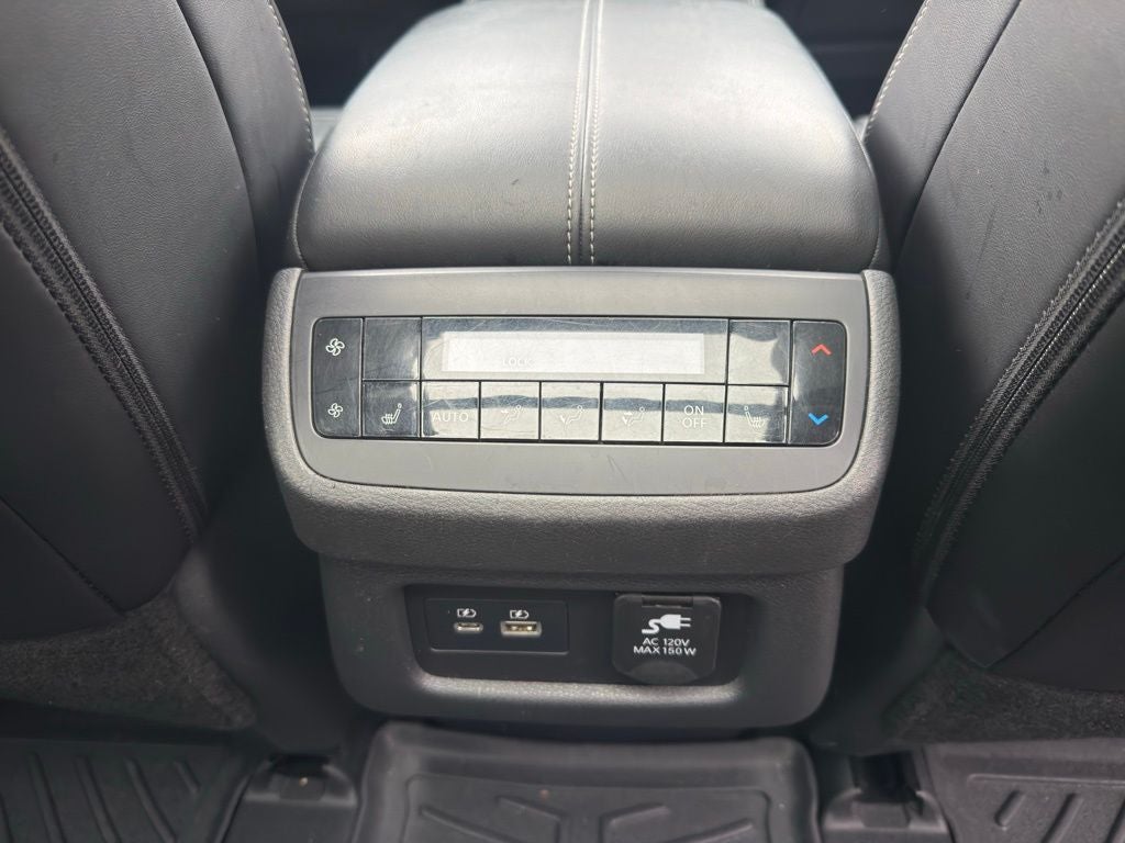 2024 Nissan Pathfinder Platinum