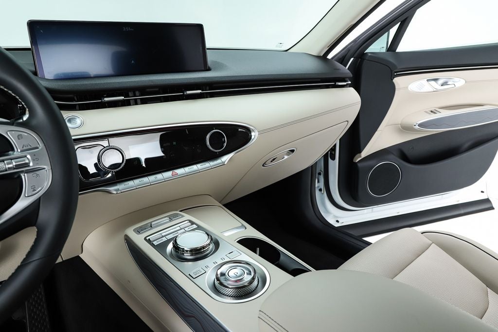 2024 Genesis GV70 2.5T