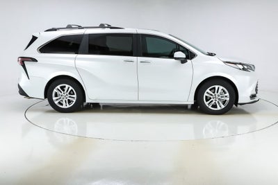 2024 Toyota Sienna XLE 7 Passenger