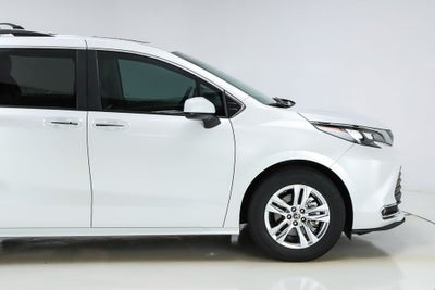 2024 Toyota Sienna XLE 7 Passenger