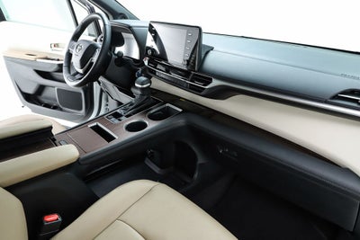 2024 Toyota Sienna XLE 7 Passenger