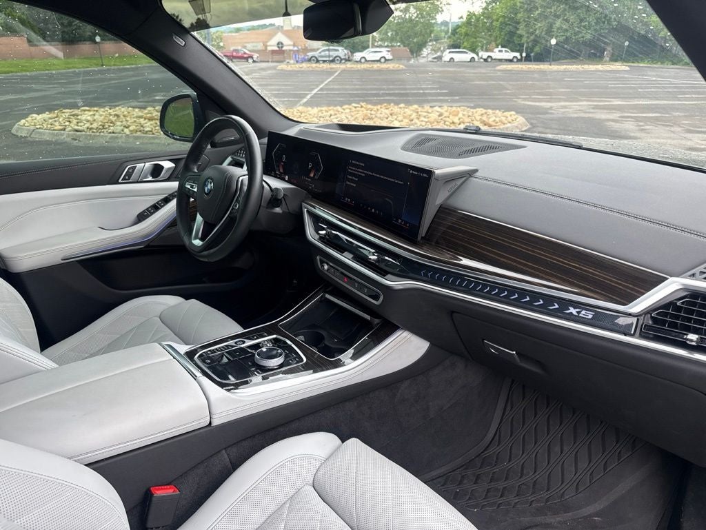 2025 BMW X5 xDrive40i