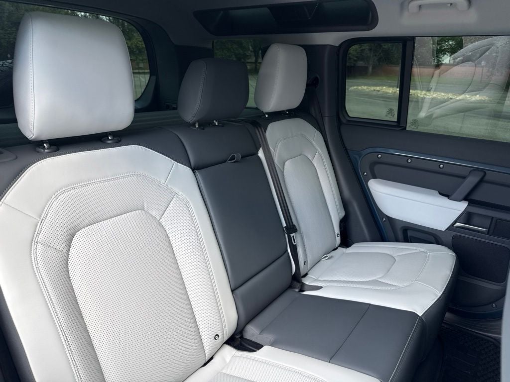2026 Land Rover Defender 110 S