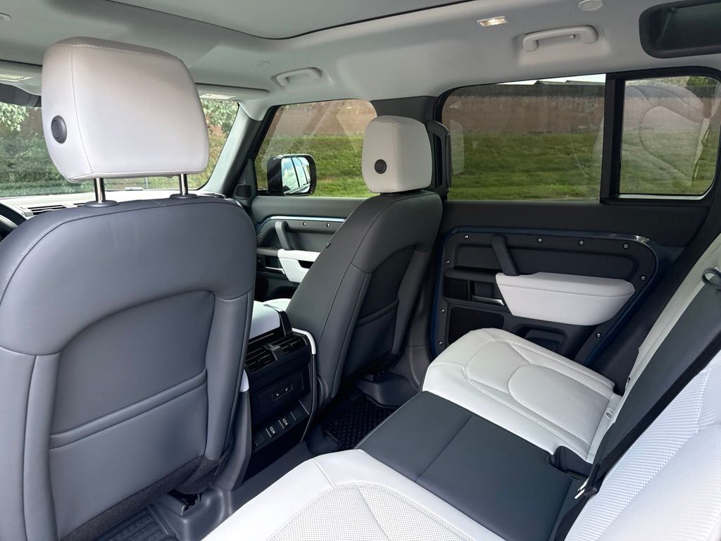 2026 Land Rover Defender 110 S