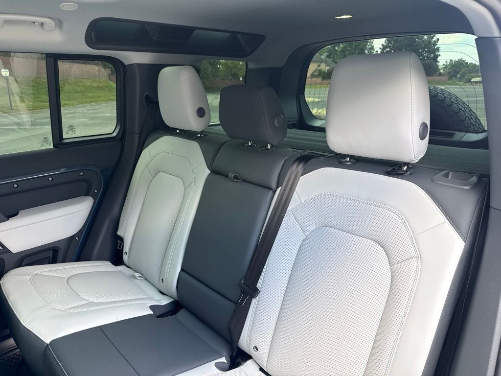 2026 Land Rover Defender 110 S