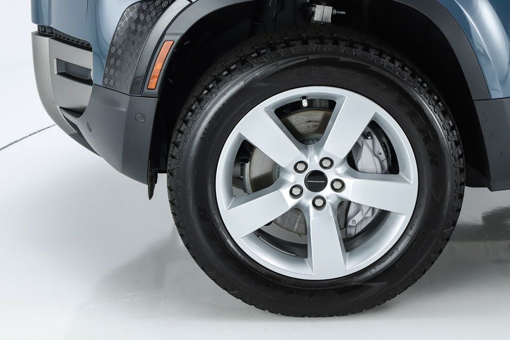 2026 Land Rover Defender 110 S