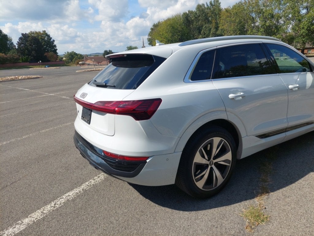 2024 Audi Q8 e-tron Premium Plus quattro