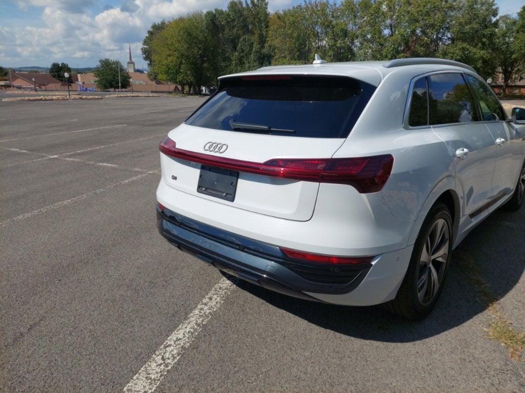 2024 Audi Q8 e-tron Premium Plus quattro