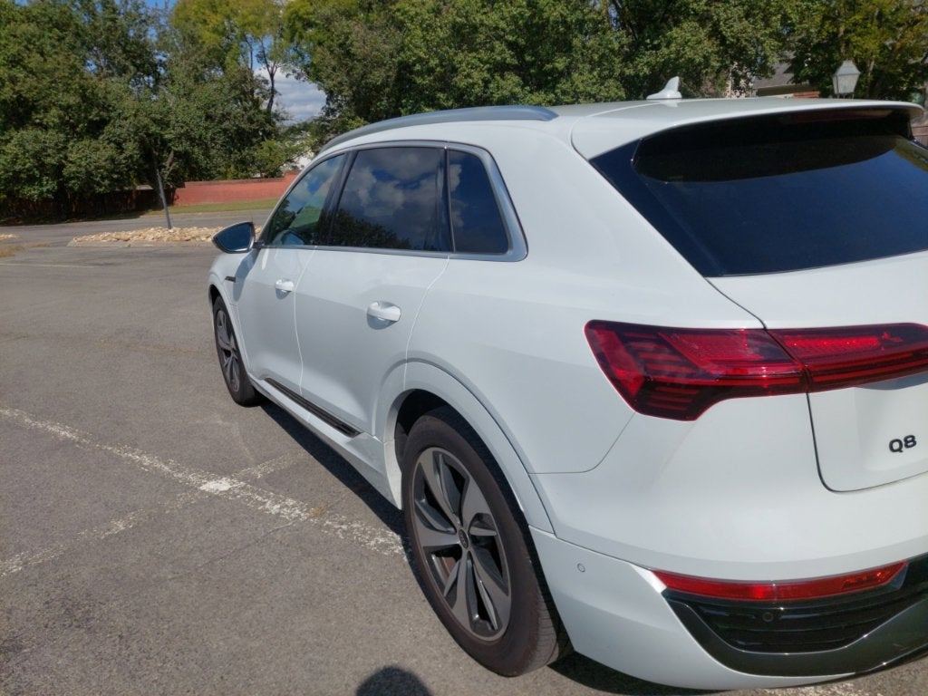 2024 Audi Q8 e-tron Premium Plus quattro