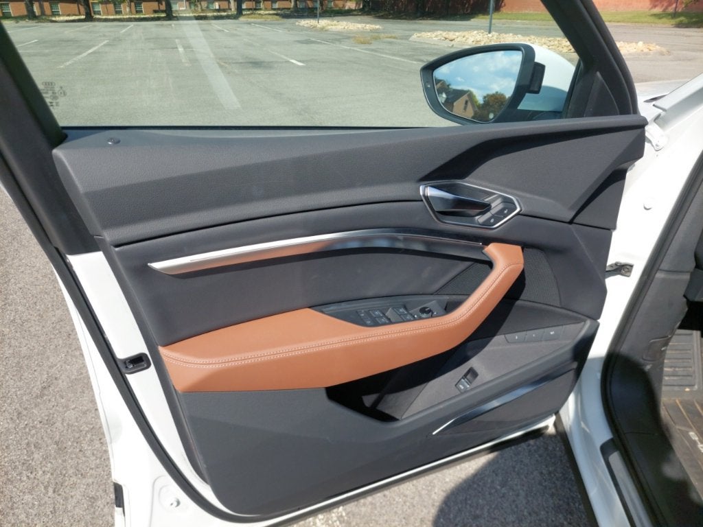 2024 Audi Q8 e-tron Premium Plus quattro
