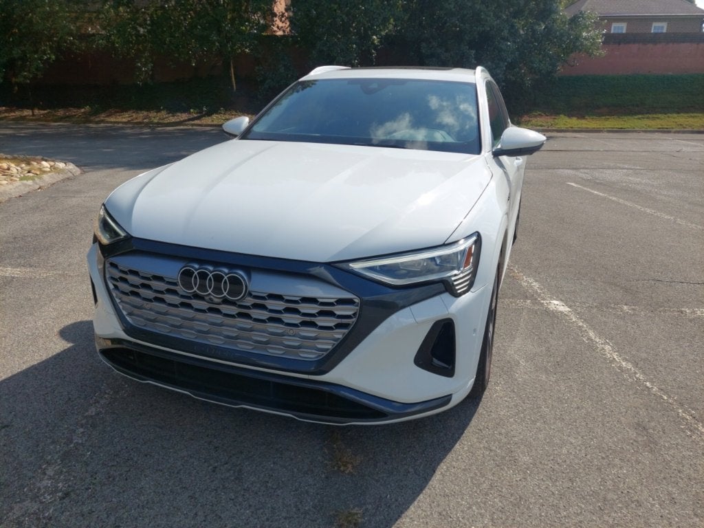 2024 Audi Q8 e-tron Premium Plus quattro