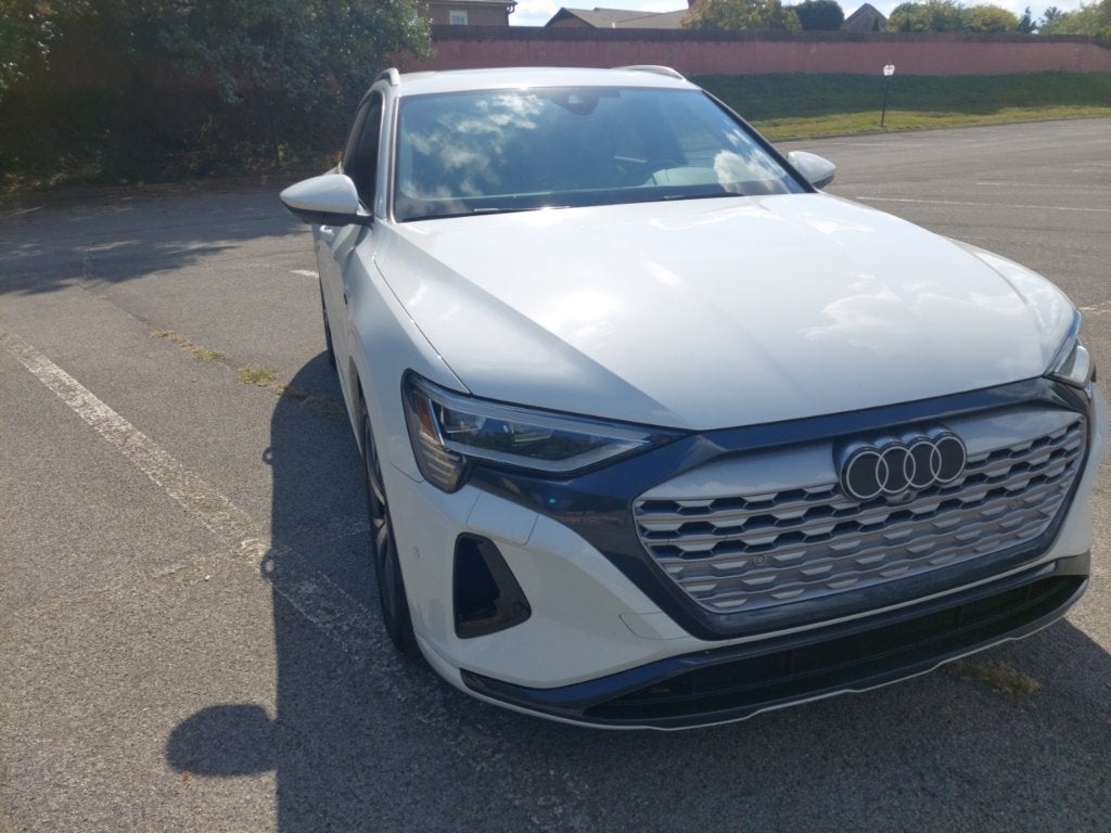 2024 Audi Q8 e-tron Premium Plus quattro