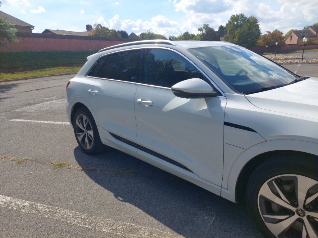 2024 Audi Q8 e-tron Premium Plus quattro