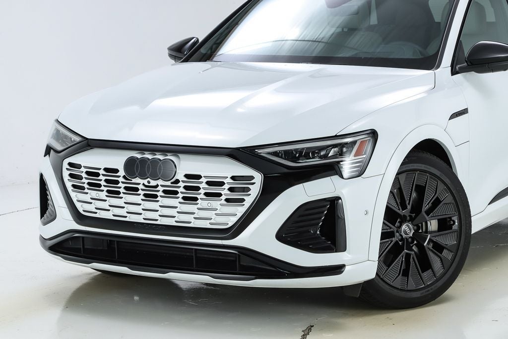 2024 Audi Q8 e-tron Prestige quattro