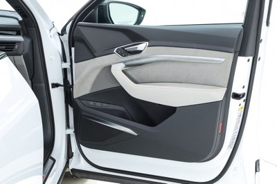 2024 Audi Q8 e-tron Prestige quattro