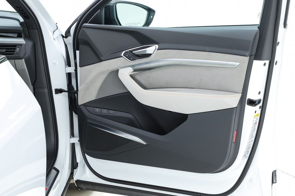 2024 Audi Q8 e-tron Prestige quattro