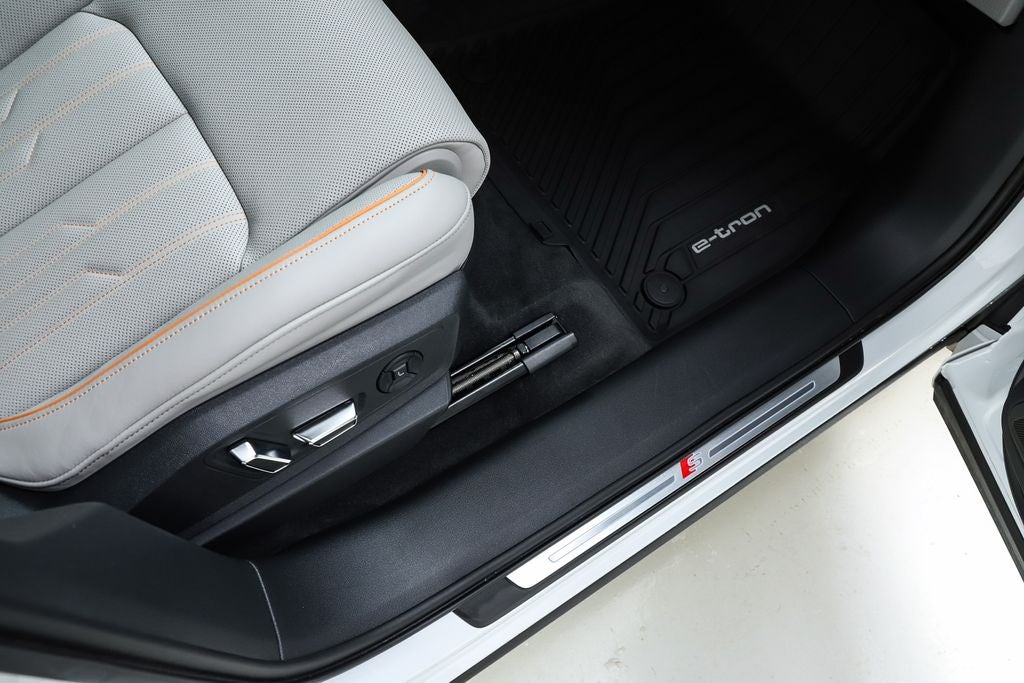 2024 Audi Q8 e-tron Prestige quattro