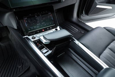 2024 Audi Q8 e-tron Prestige quattro