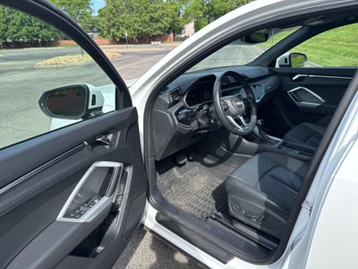 2023 Audi Q3 Premium quattro