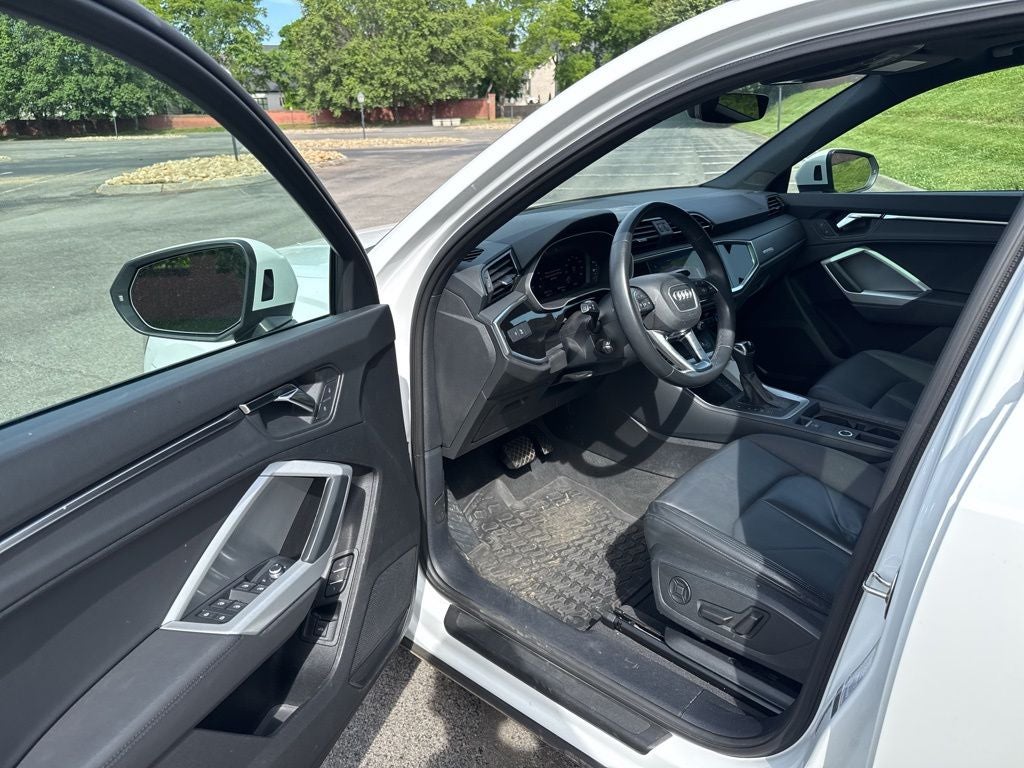 2023 Audi Q3 Premium quattro