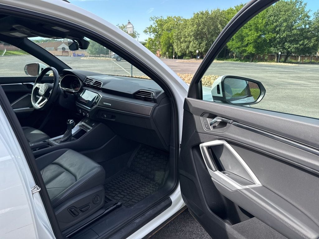 2023 Audi Q3 Premium quattro