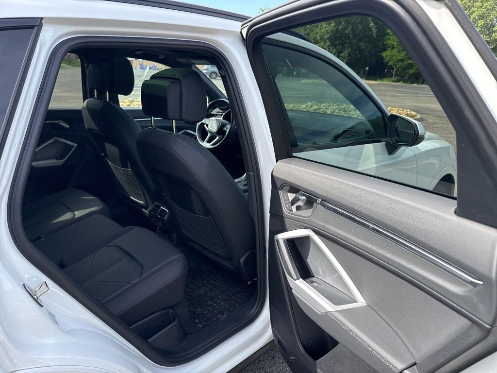 2023 Audi Q3 Premium quattro